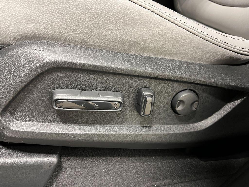 new 2025 Honda Pilot car, priced at $51,825