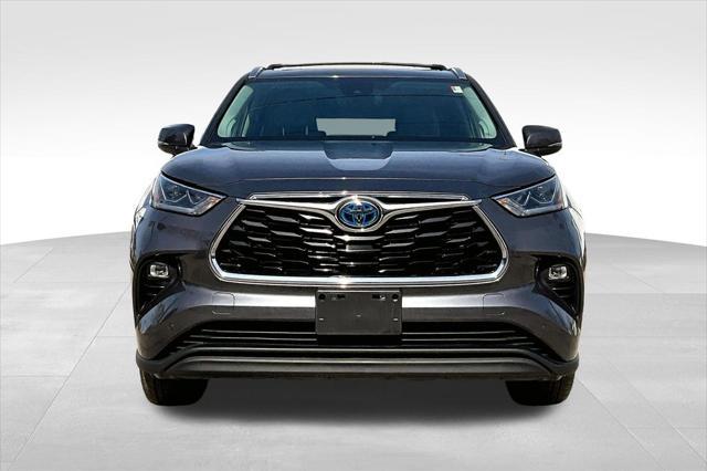 used 2022 Toyota Highlander Hybrid car, priced at $43,738