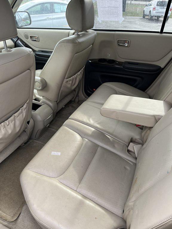 used 2003 Toyota Highlander car, priced at $4,700