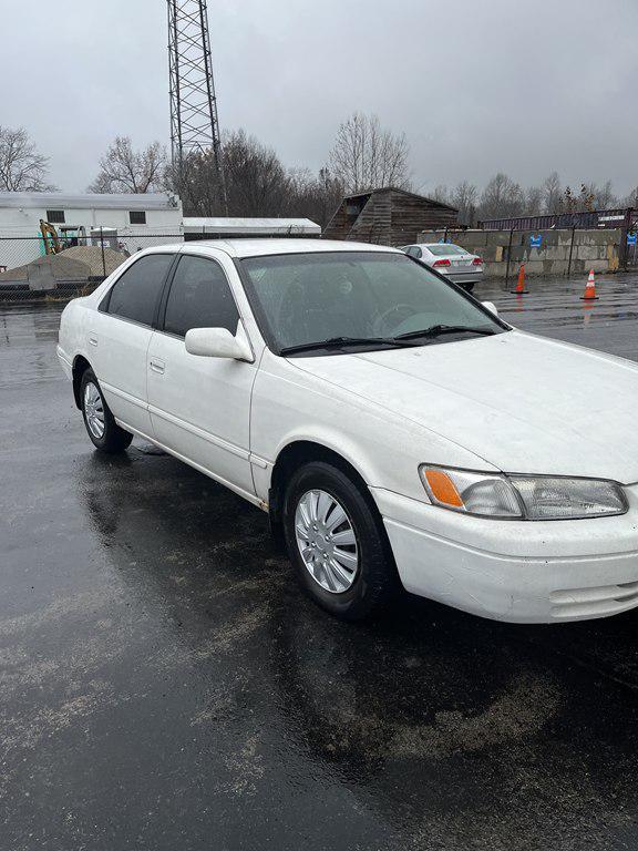 used 1998 Toyota Camry car, priced at $2,400