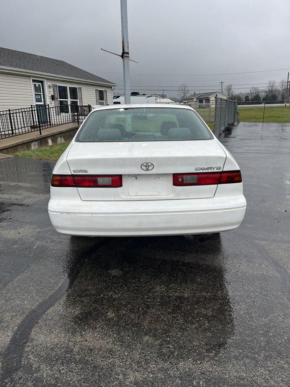 used 1998 Toyota Camry car, priced at $2,400