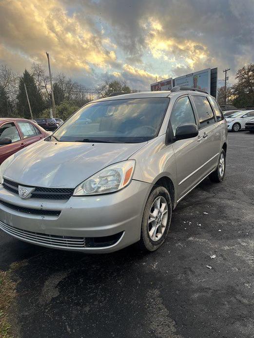 used 2004 Toyota Sienna car, priced at $3,800