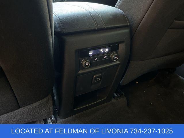 used 2023 Chevrolet Traverse car, priced at $29,990