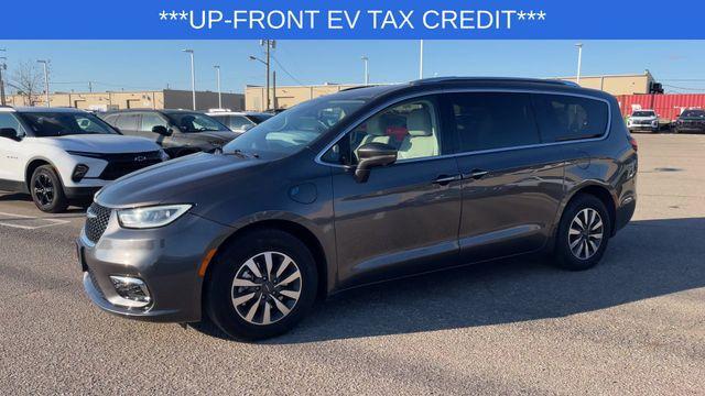 used 2021 Chrysler Pacifica Hybrid car, priced at $22,930