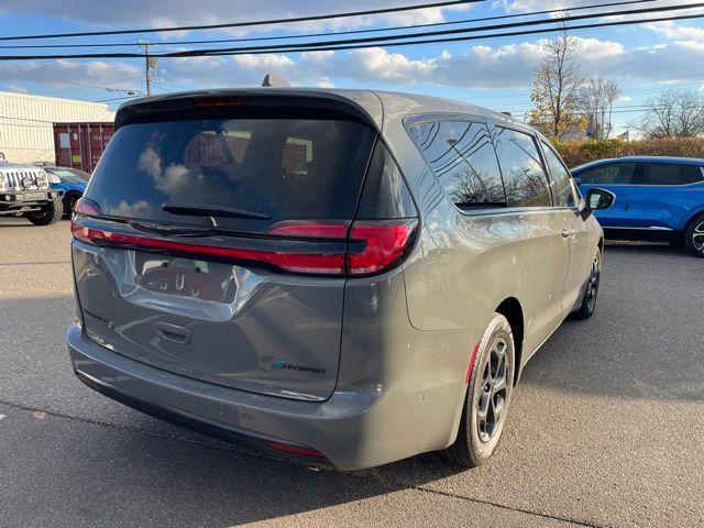 used 2022 Chrysler Pacifica Hybrid car, priced at $29,990