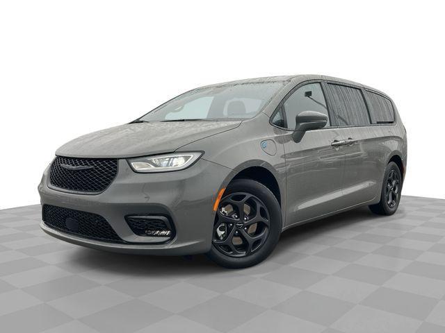 used 2022 Chrysler Pacifica Hybrid car, priced at $29,990