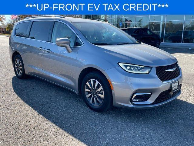 used 2021 Chrysler Pacifica Hybrid car, priced at $19,990