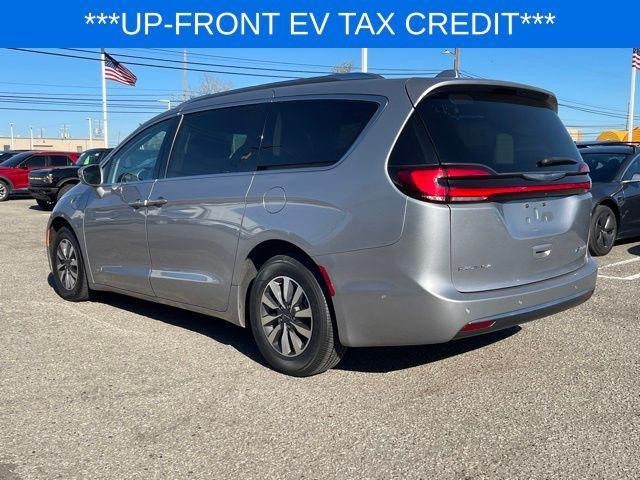 used 2021 Chrysler Pacifica Hybrid car, priced at $19,990