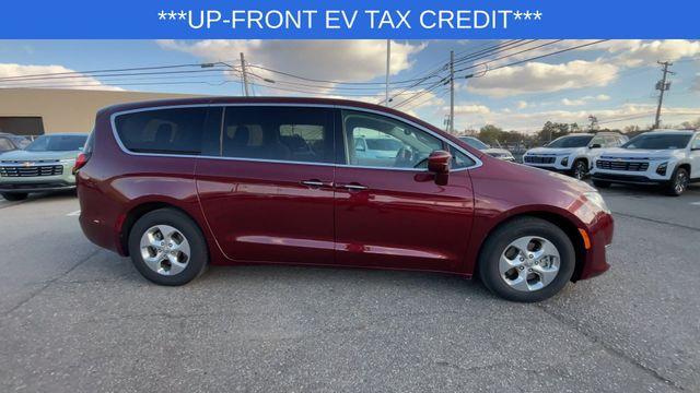 used 2020 Chrysler Pacifica Hybrid car, priced at $22,930