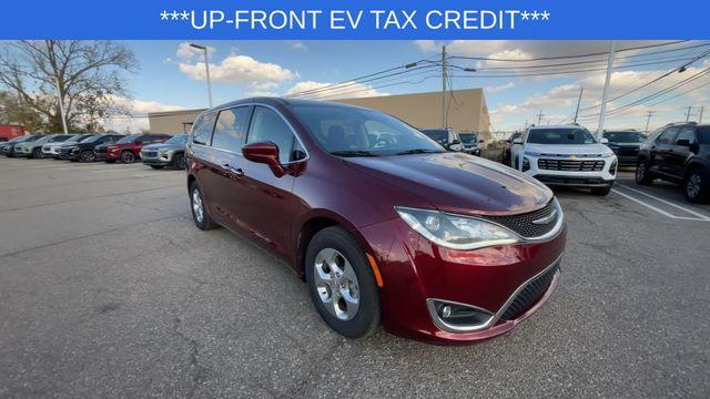 used 2020 Chrysler Pacifica Hybrid car, priced at $22,930