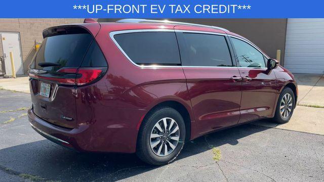 used 2021 Chrysler Pacifica Hybrid car, priced at $20,990