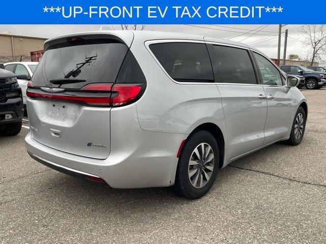 used 2022 Chrysler Pacifica Hybrid car, priced at $22,930