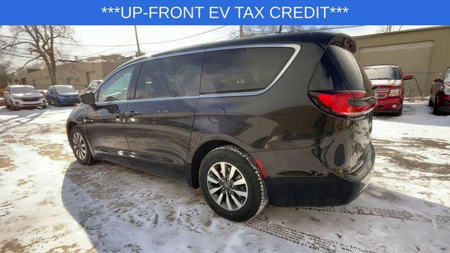 used 2022 Chrysler Pacifica Hybrid car, priced at $19,990