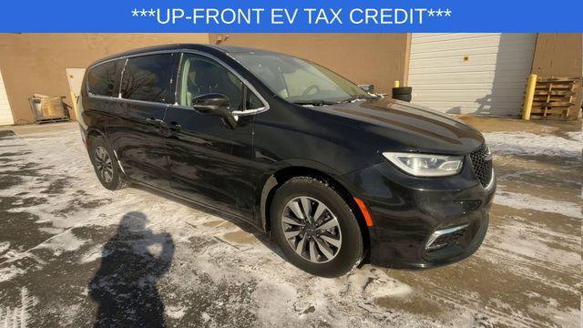 used 2022 Chrysler Pacifica Hybrid car, priced at $19,990