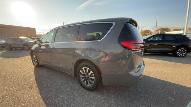 used 2022 Chrysler Pacifica Hybrid car, priced at $29,990