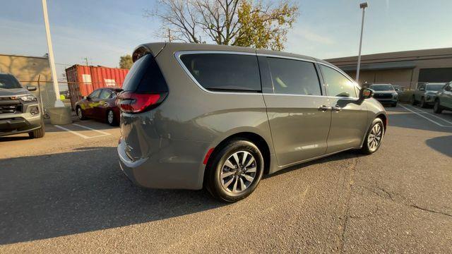 used 2022 Chrysler Pacifica Hybrid car, priced at $29,990