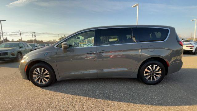 used 2022 Chrysler Pacifica Hybrid car, priced at $29,990