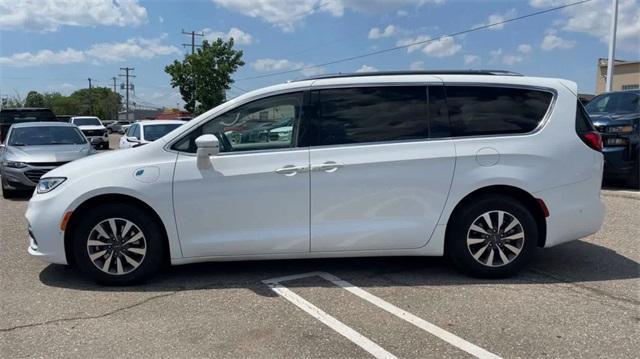 used 2021 Chrysler Pacifica Hybrid car, priced at $22,890