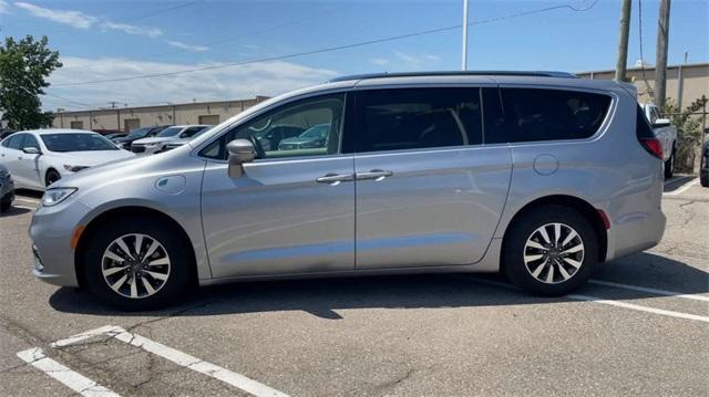 used 2021 Chrysler Pacifica Hybrid car, priced at $22,890