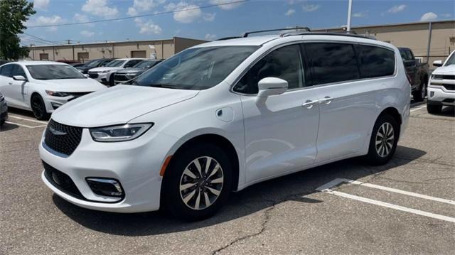 used 2021 Chrysler Pacifica Hybrid car, priced at $20,990