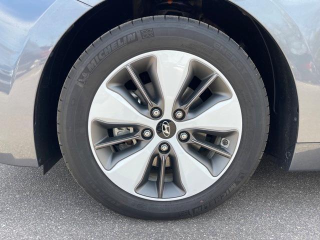 used 2019 Hyundai Ioniq Plug-In Hybrid car, priced at $22,890