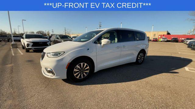 used 2022 Chrysler Pacifica Hybrid car, priced at $22,930