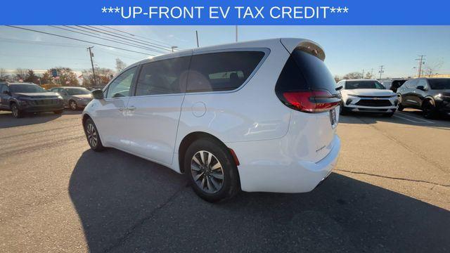 used 2022 Chrysler Pacifica Hybrid car, priced at $22,930