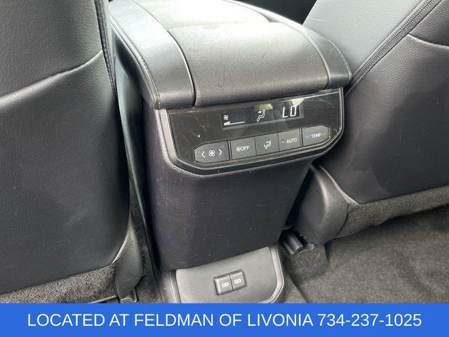 used 2023 Toyota Highlander car, priced at $39,990
