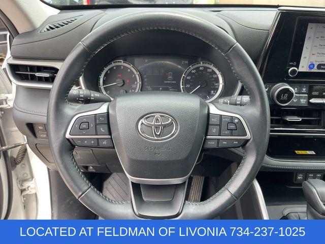 used 2023 Toyota Highlander car, priced at $39,990