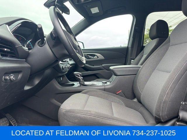 used 2023 Chevrolet Traverse car, priced at $29,990