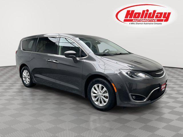 used 2018 Chrysler Pacifica car, priced at $13,500