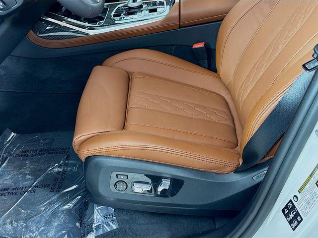 new 2025 BMW X7 car, priced at $125,615