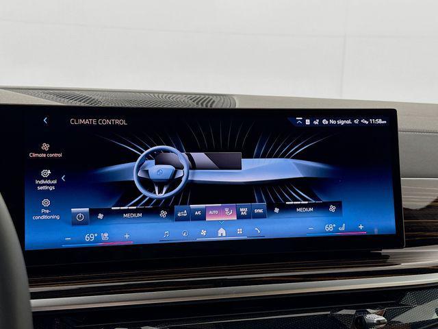 new 2025 BMW X7 car, priced at $95,785