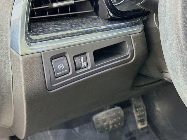 used 2021 Cadillac XT5 car, priced at $28,998