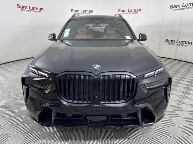 new 2025 BMW X7 car, priced at $100,275