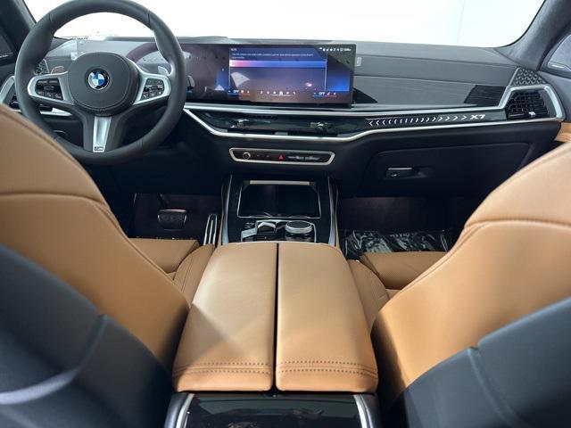 new 2025 BMW X7 car, priced at $96,635