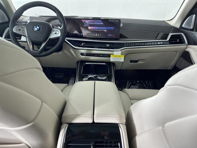 new 2025 BMW X7 car, priced at $100,125