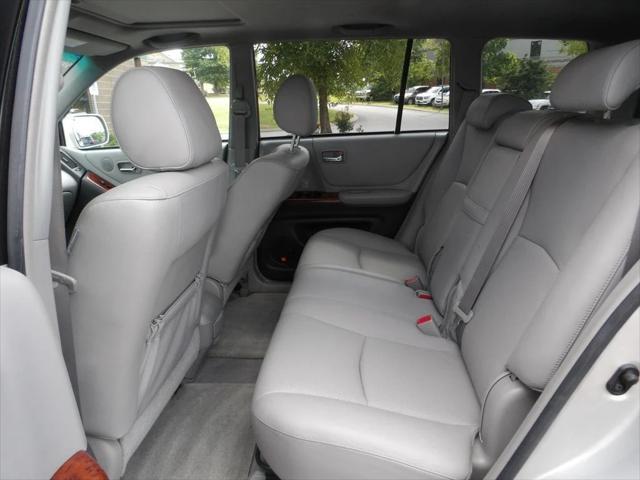 used 2007 Toyota Highlander car, priced at $18,975