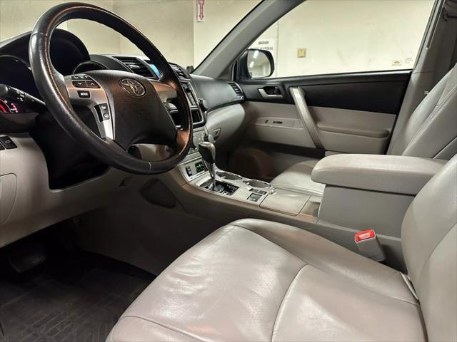 used 2013 Toyota Highlander car, priced at $15,795