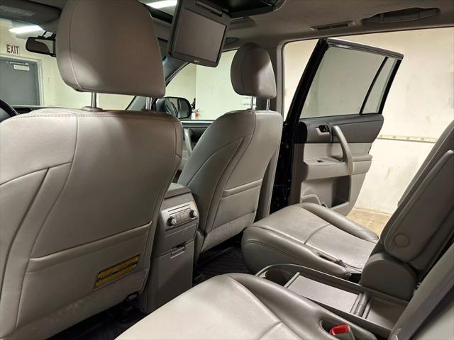 used 2013 Toyota Highlander car, priced at $15,795