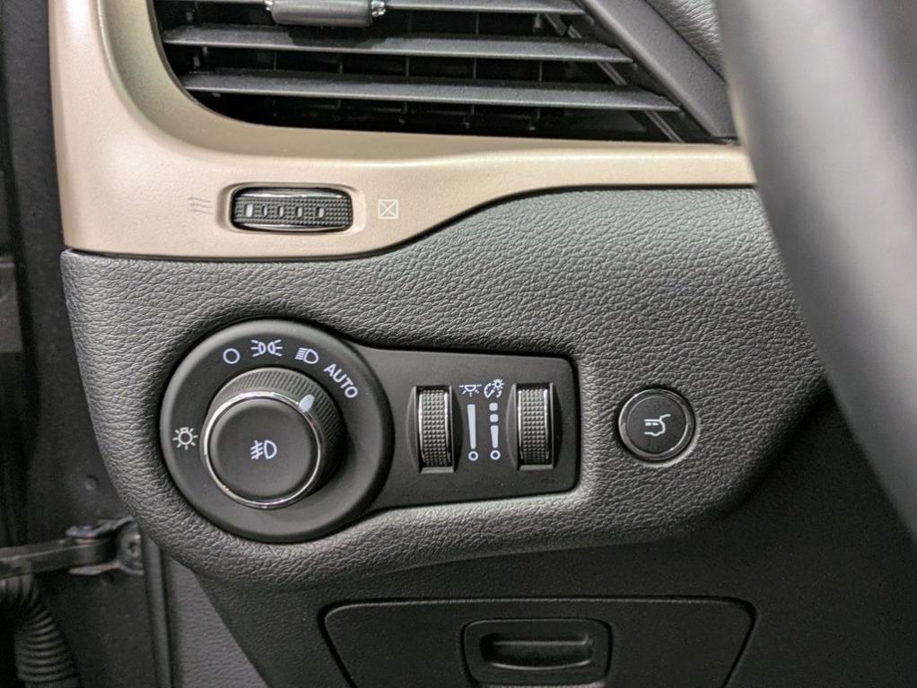 used 2018 Jeep Cherokee car, priced at $17,998