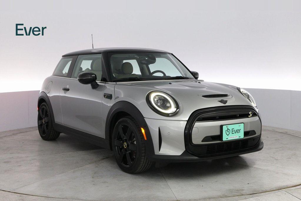 used 2024 MINI SE Hardtop car, priced at $23,499