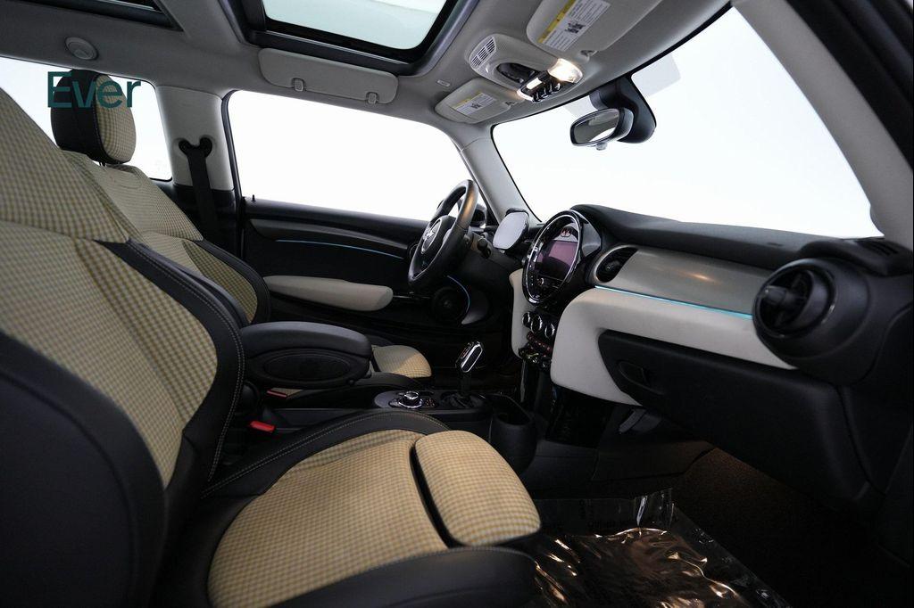 used 2024 MINI SE Hardtop car, priced at $23,499