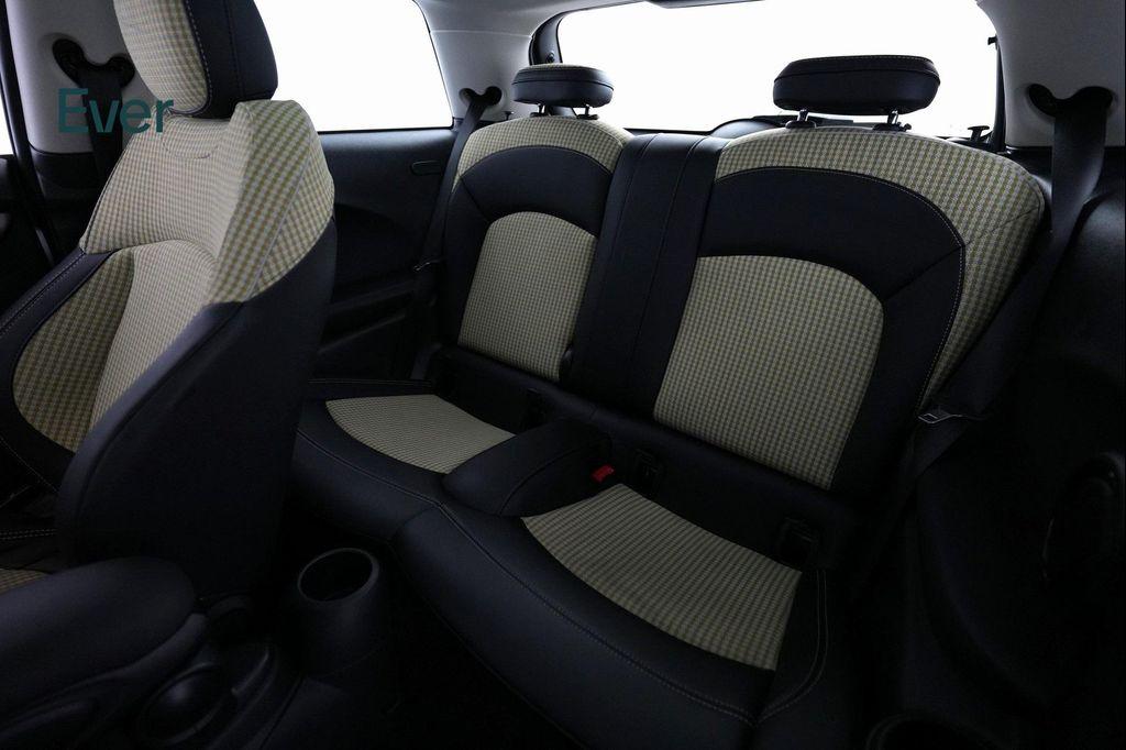 used 2024 MINI SE Hardtop car, priced at $23,499