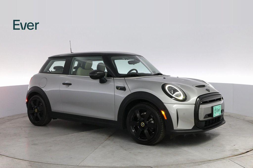 used 2024 MINI SE Hardtop car, priced at $23,499
