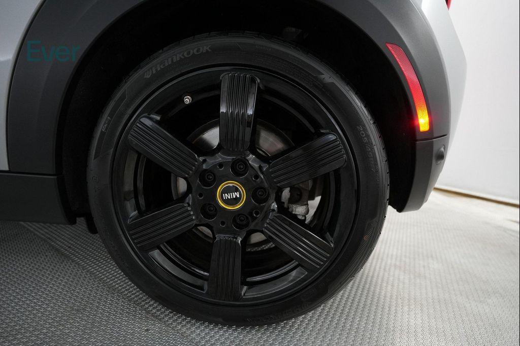 used 2024 MINI SE Hardtop car, priced at $23,499