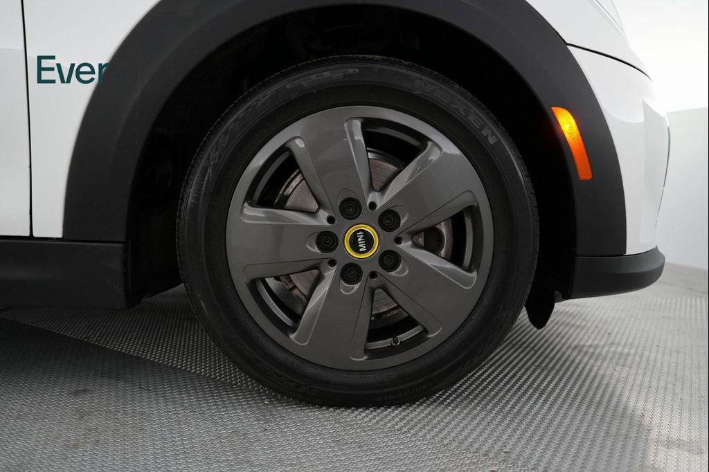 used 2024 MINI Hardtop car, priced at $25,999