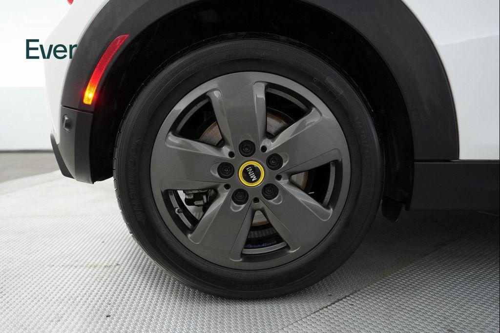 used 2024 MINI Hardtop car, priced at $25,999
