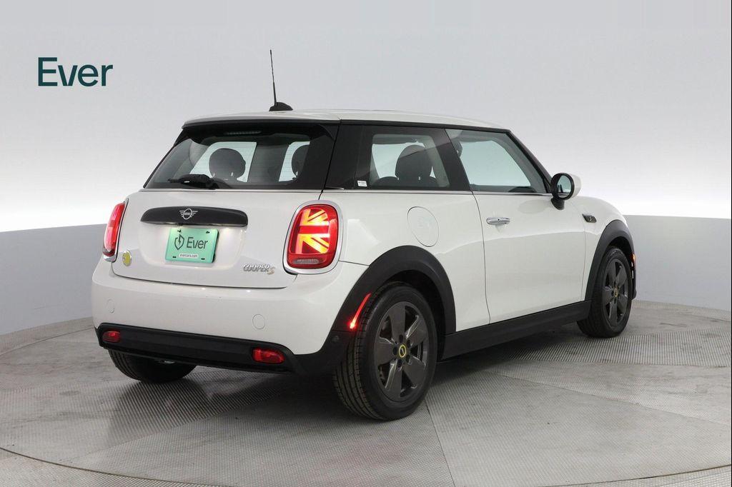 used 2024 MINI Hardtop car, priced at $25,999