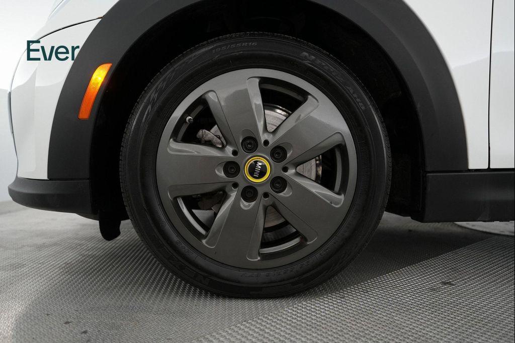 used 2024 MINI Hardtop car, priced at $25,999